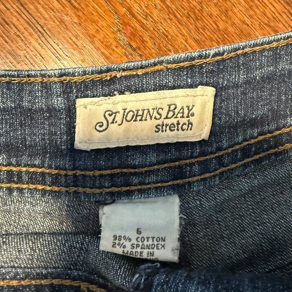 St. John's Bay denim shorts sz 6 - Image 5