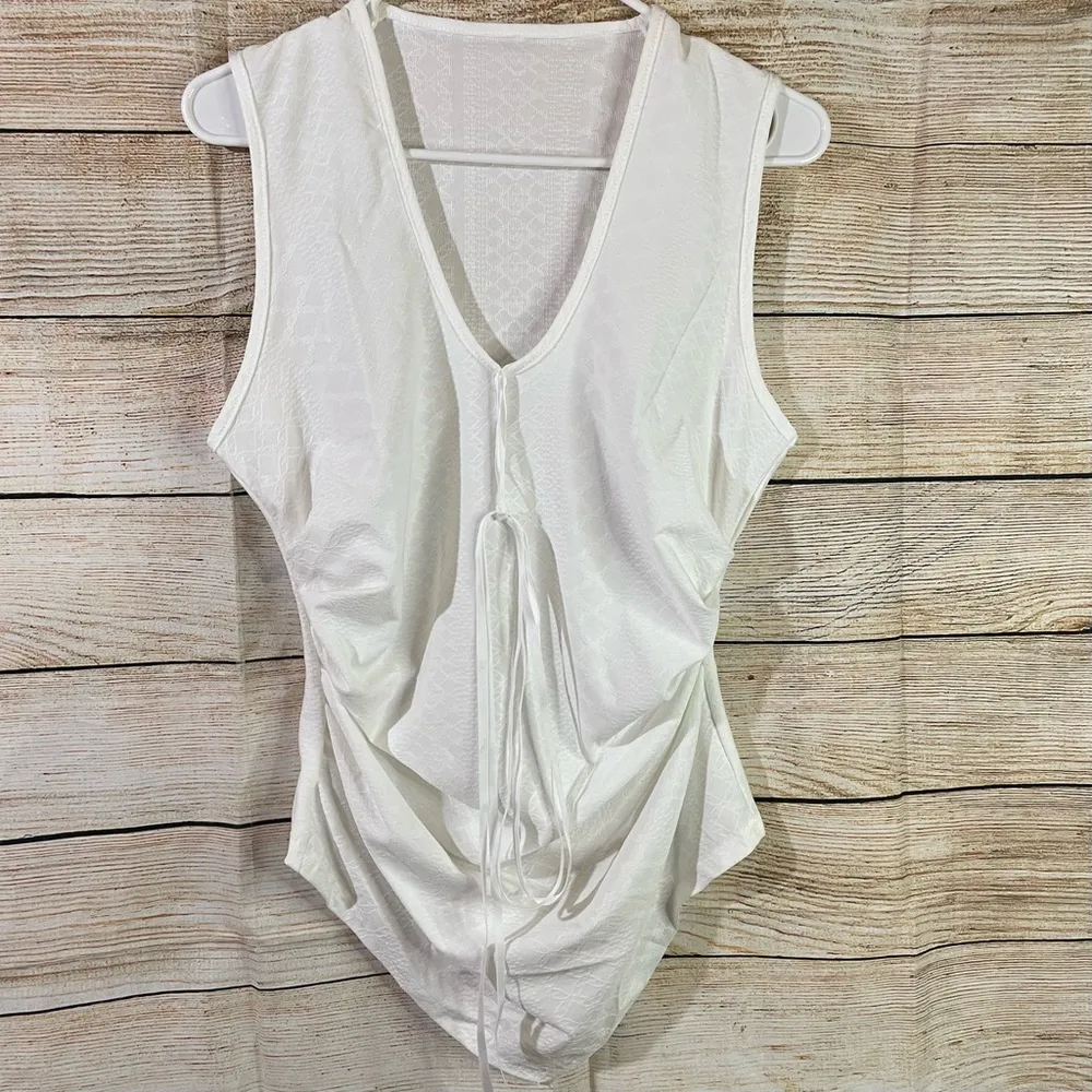 texture ruched pointed v-neck sleeveless knot front white top Size Medium - Image 9