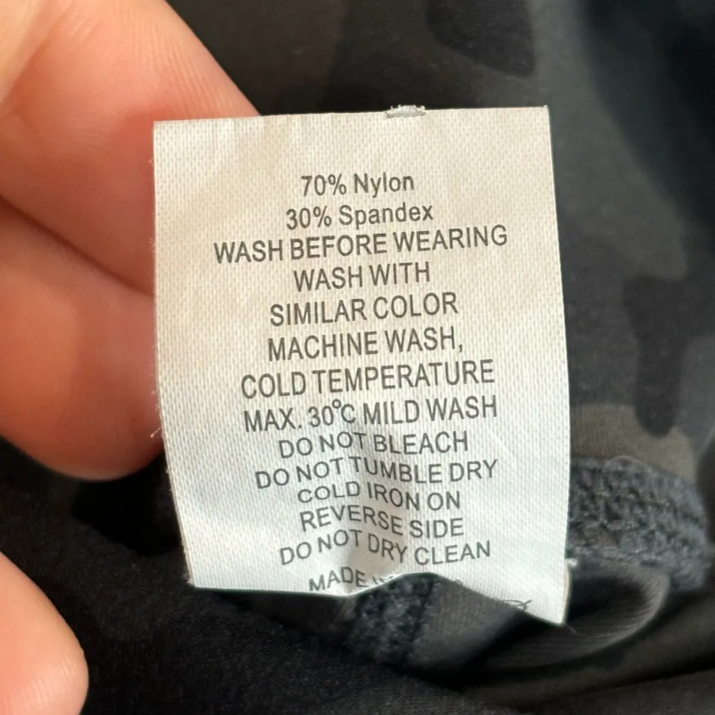 Zyia Active Woman’s Camouflage Sporty Short Spandex Shorts Size Large - Image 5