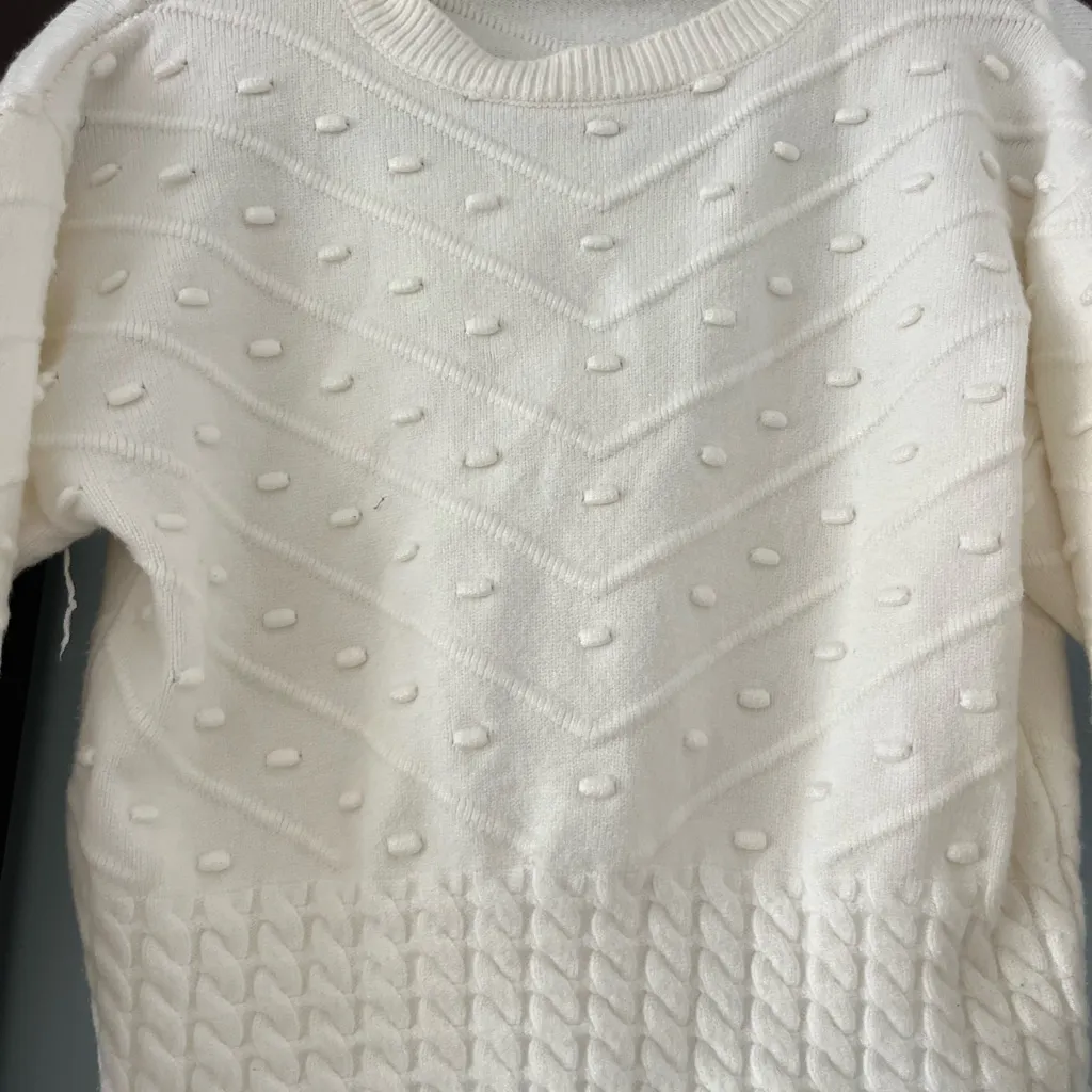 Elegant White Sweater with Button Detail - Image 6