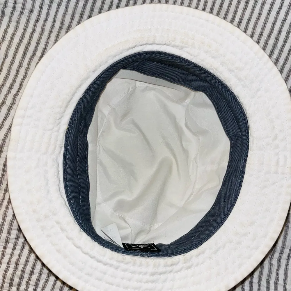 ADIDAS Bucket Hat white - Image 4