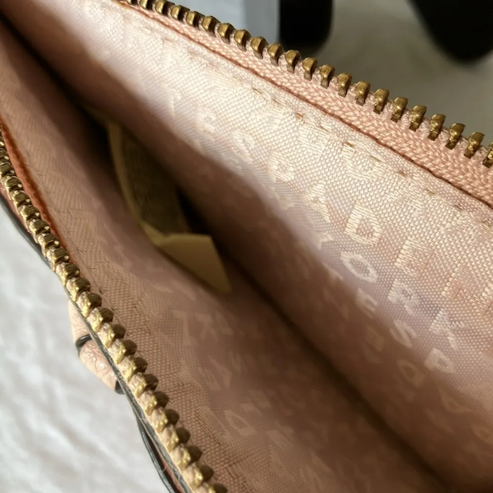 Kate Spade: Light Pink Slim Zipper KeychainCard Holder Wallet - Image 5