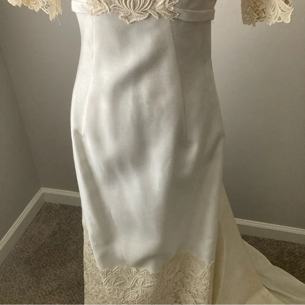 Vintage 1950’s Short Sleeved Ivory Linen Wedding Bridal Dress With Train - Image 5