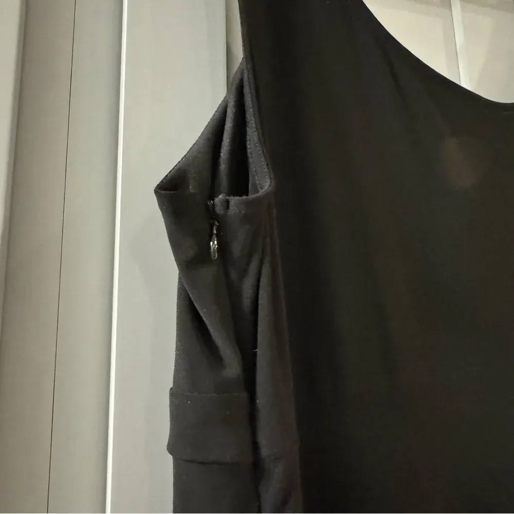 Black empire waist little‎ black dress with rhinestone and chain embellishment Size 16 - Image 8