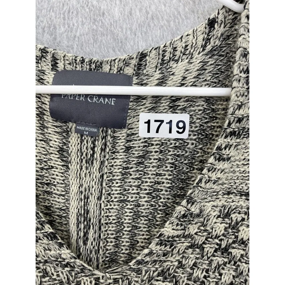 Paper Crane Women's Sweater VNeck Knit Size Medium Gray Marled White Embroidered - Image 8
