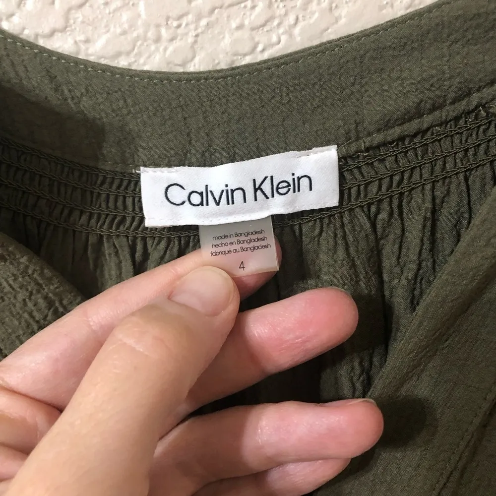 Calvin Klein Flutter Short Sleeve Tiered Gauze Midi Dress in Forest Green Size 4 - Image 5