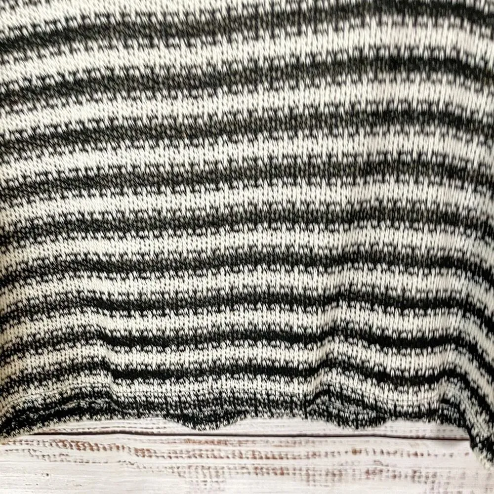 Romeo & Juliet Couture Black and White Striped Sweater, EUC, Size Small - Image 9