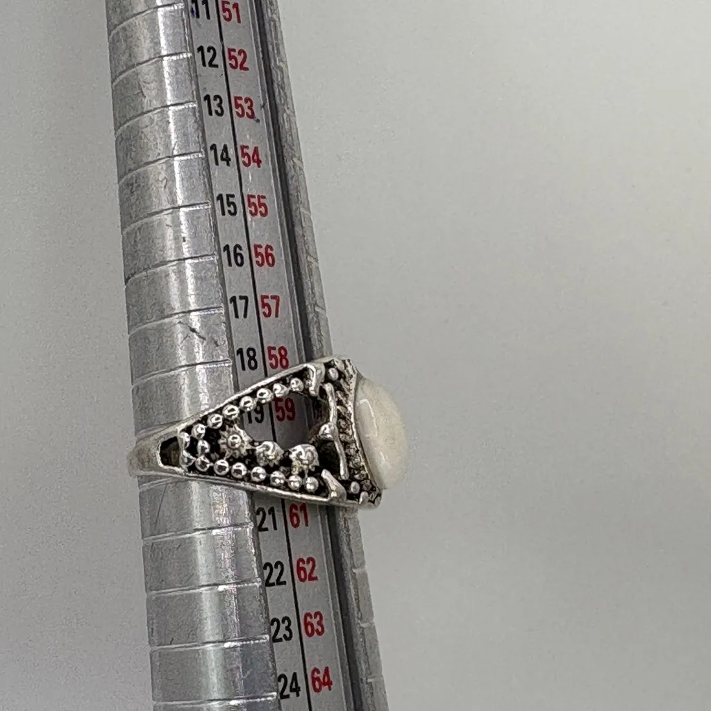 Elegant Vintage Silver Opal Ring 9 - Image 7