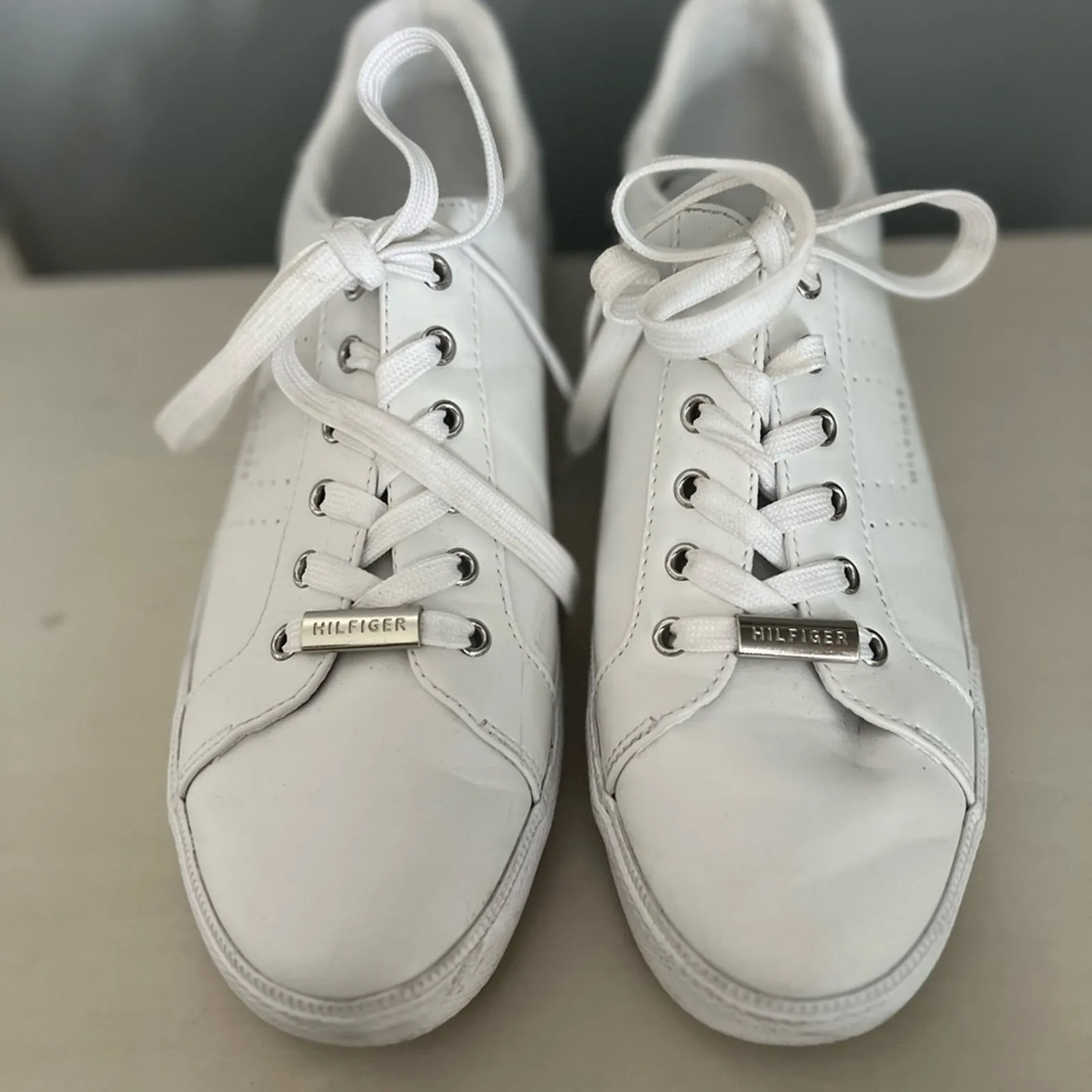 Tommy Hilfiger women's Solid White Leather Sneaker size 9 casual shoe - Image 2