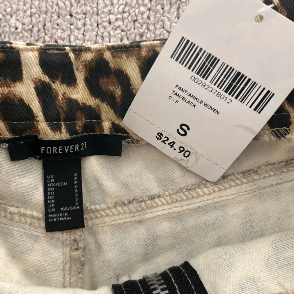 Forever 21 animal print zipper front straight leg jeans NWT - Image 5