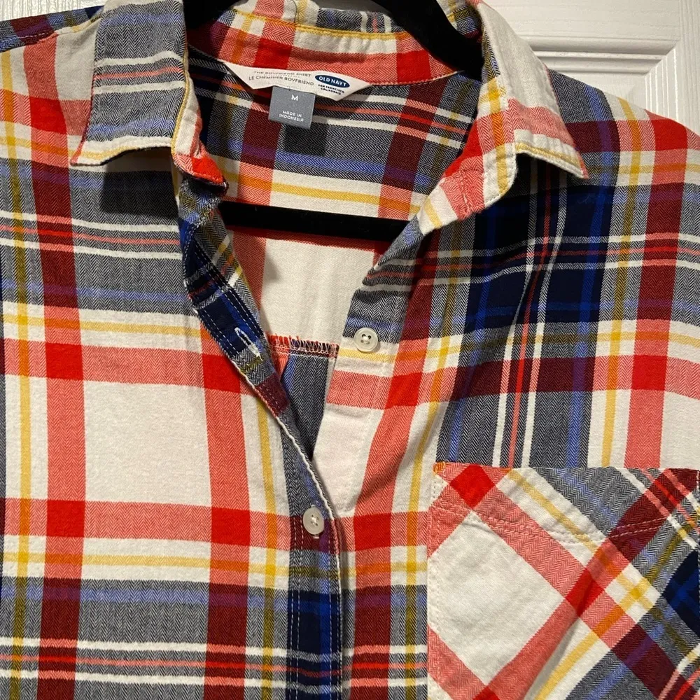 Old Navy Size M The Boyfriend Shirt Blue Yellow Red Cotton Plaid Flannel Pocket - Image 2