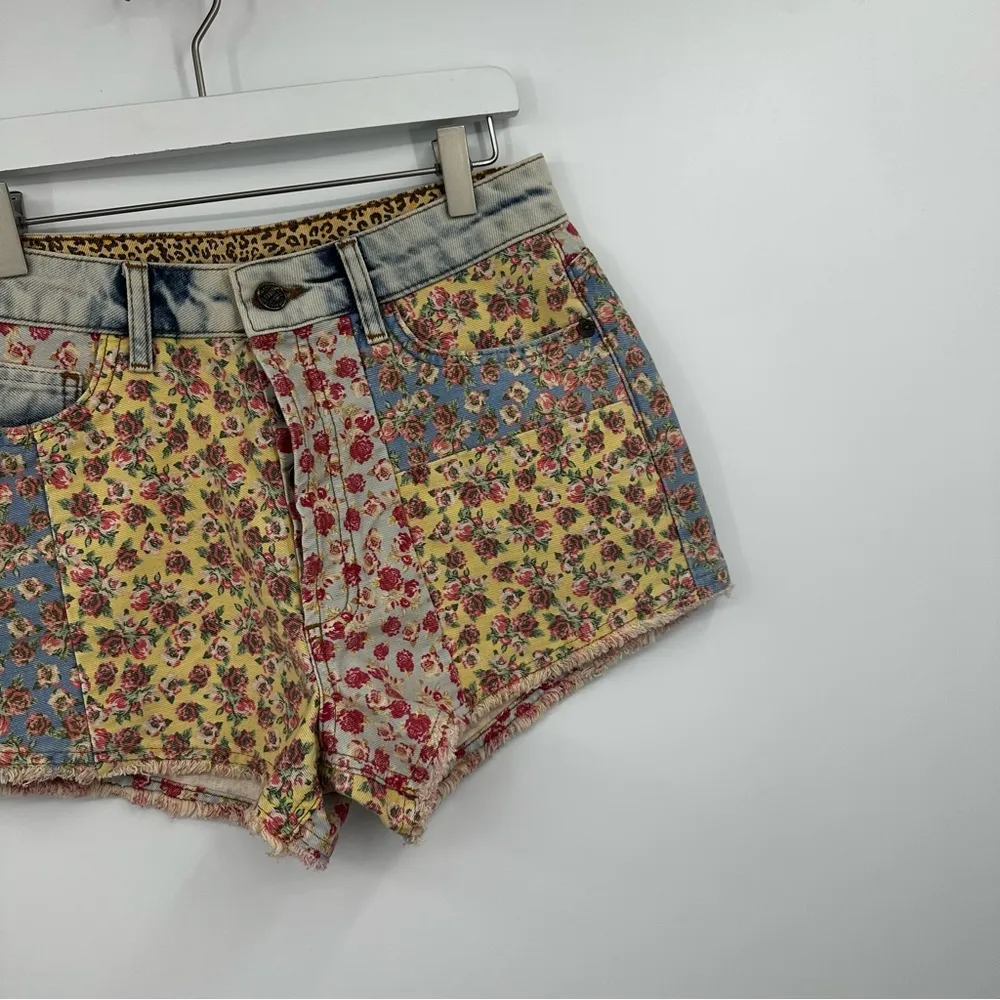 Farm Rio Anthropologie Floral Patchwork Denim Shorts Size 27 Coquette Rodeo - Image 4