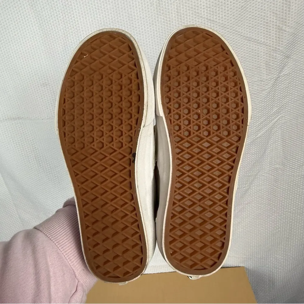 Vans  Womans Taupe Slip-On Shoes size 5.5 - Image 7