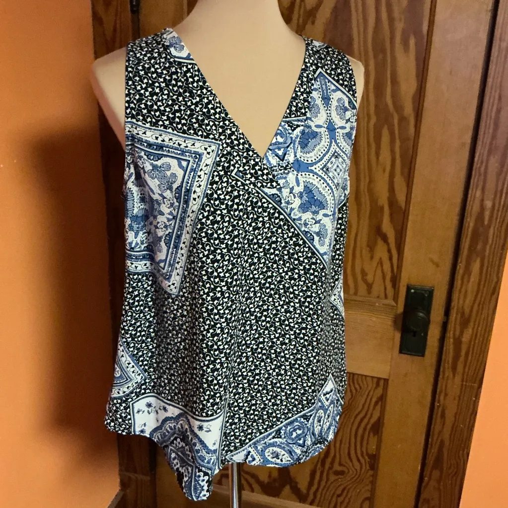 Skies are Blue Patchwork V neck Tank Top - Image 10