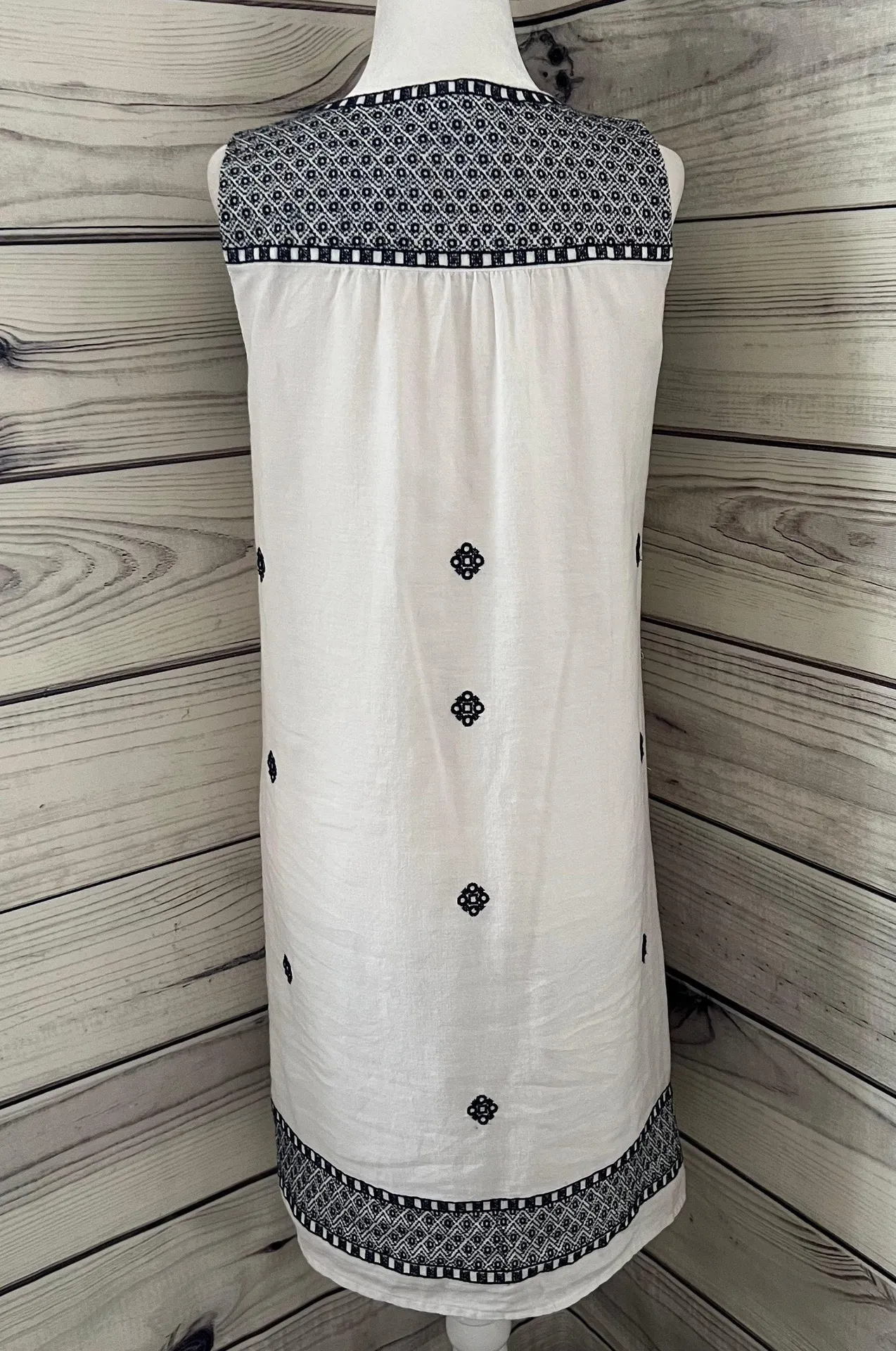 White & Navy Cotton Embroidered Shift Dress - Image 5