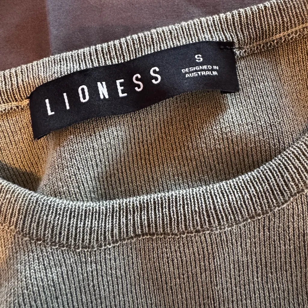 Lioness Heather Gray Knit Top - Image 4