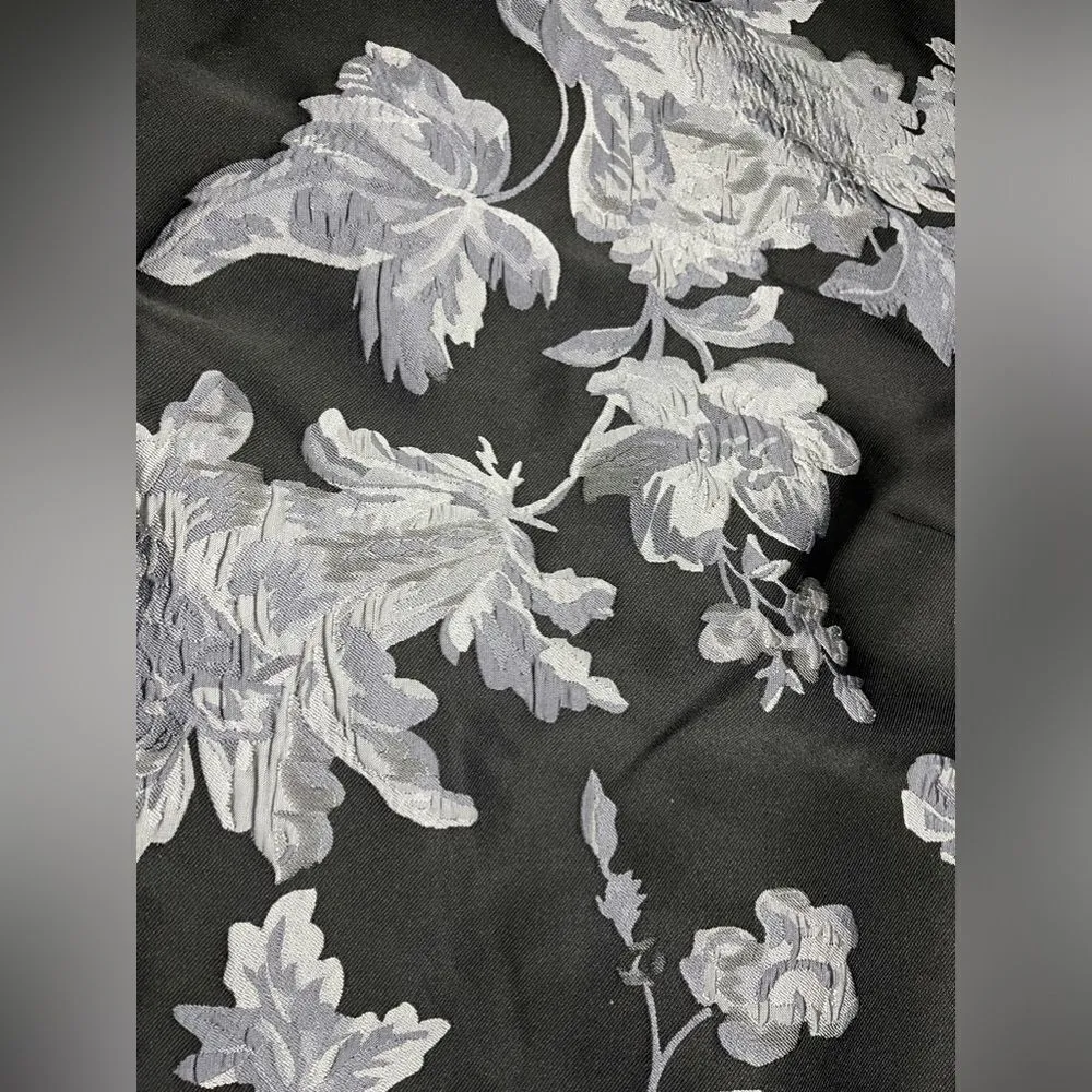 Belle Badgley Mischka Bell Sleeved black and grey floral Jacquard dress sz 6 - Image 5