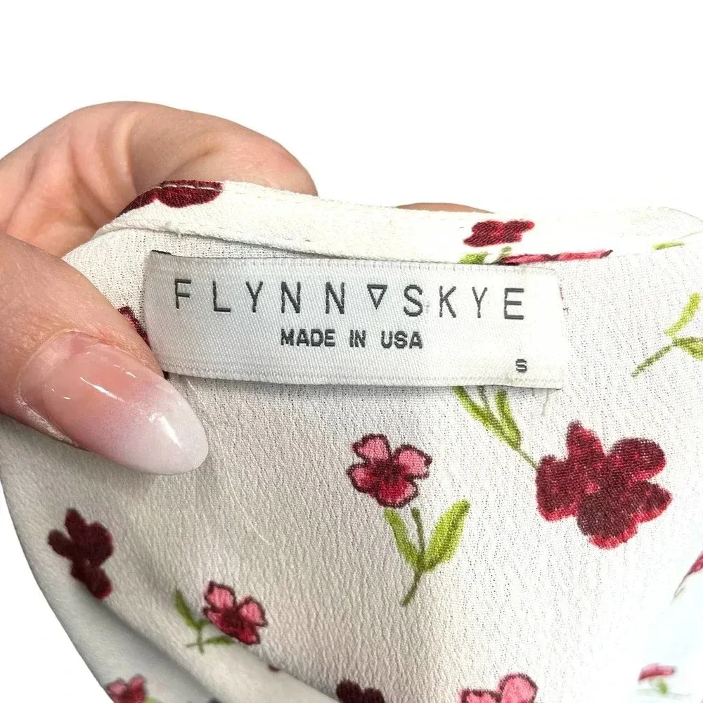 Flynn Skye Kirsty Ruched‎ Tie Front Top in Dream Lover Floral Print Size Small - Image 8