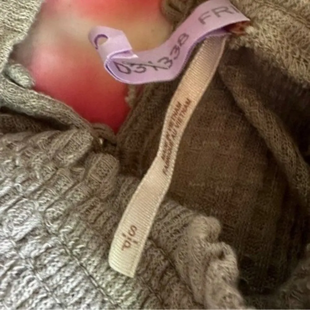 Gauzey Tan Beige Khaki Long Sleeve Blouse size small - Image 7