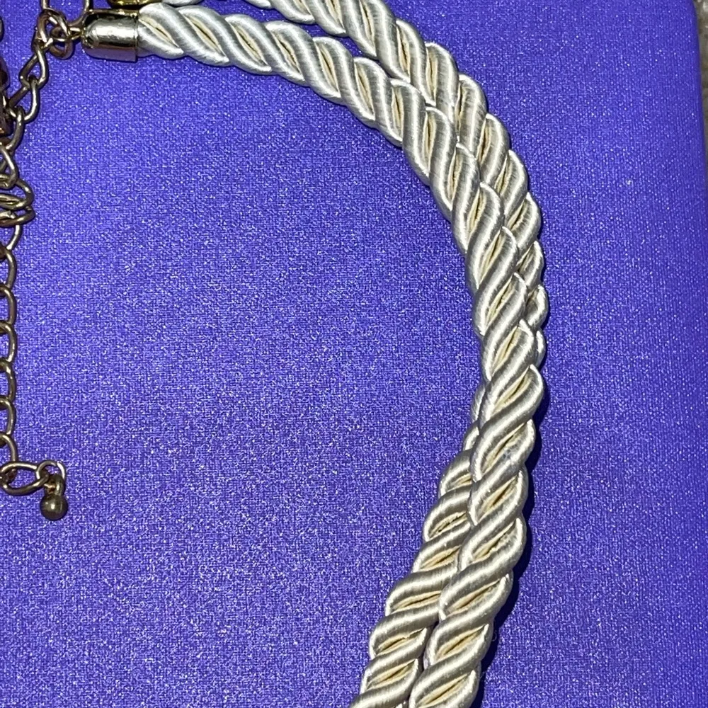 Acrylic Beaded Twisted Rope Statement Necklace - Image 3