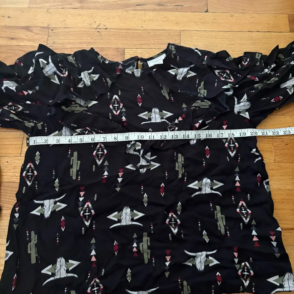 Ariat Blouse  Size Medium - Image 3