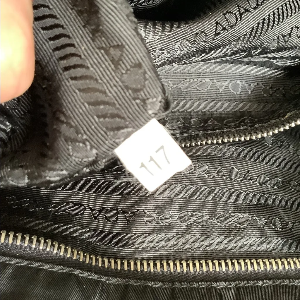 Authentic PRADA nylon tote bag 🌷🌷🌷 - Image 9