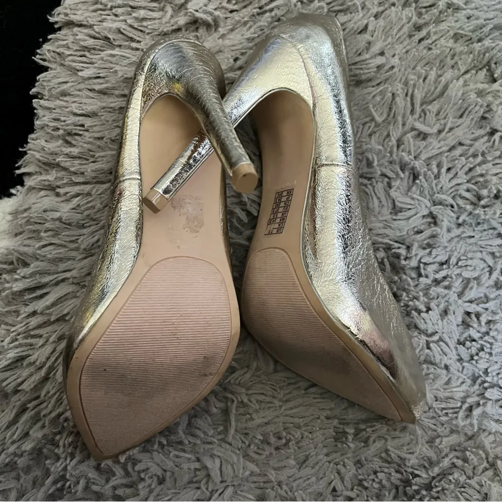 Forever 21  Silver Stiletto Heels - Image 10