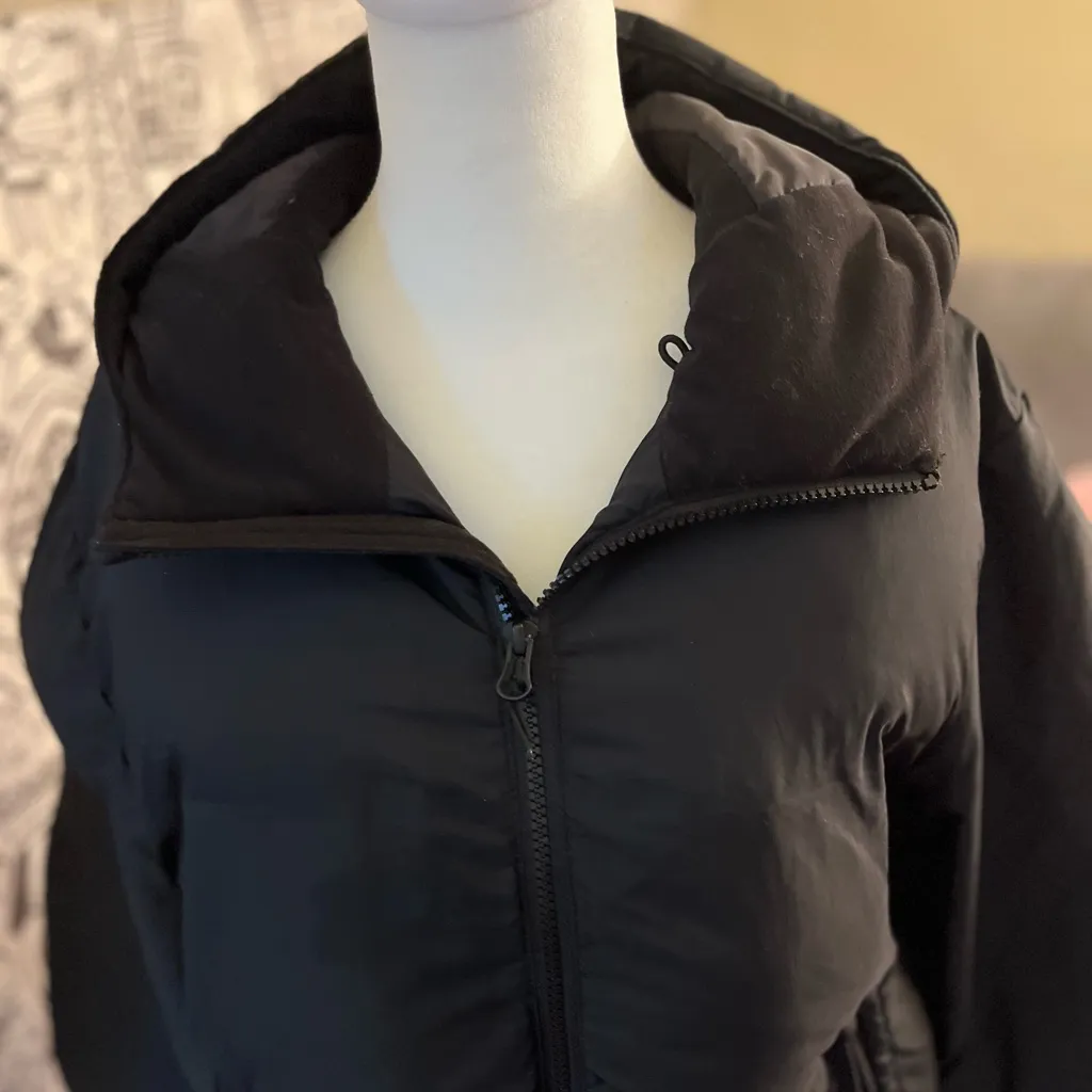 Champion  Black Puffer Jacket - Image 6