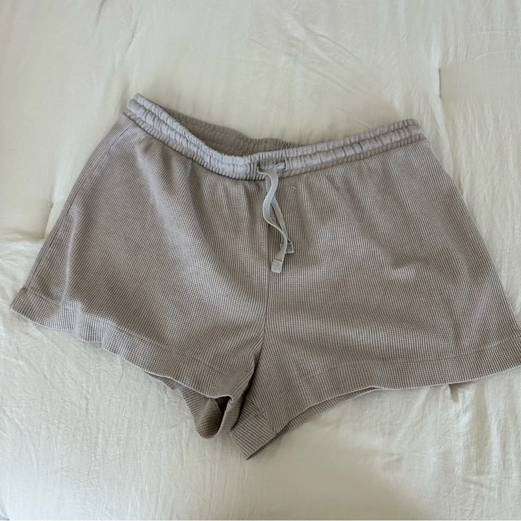 H&M waffle knit shorts - Image 2