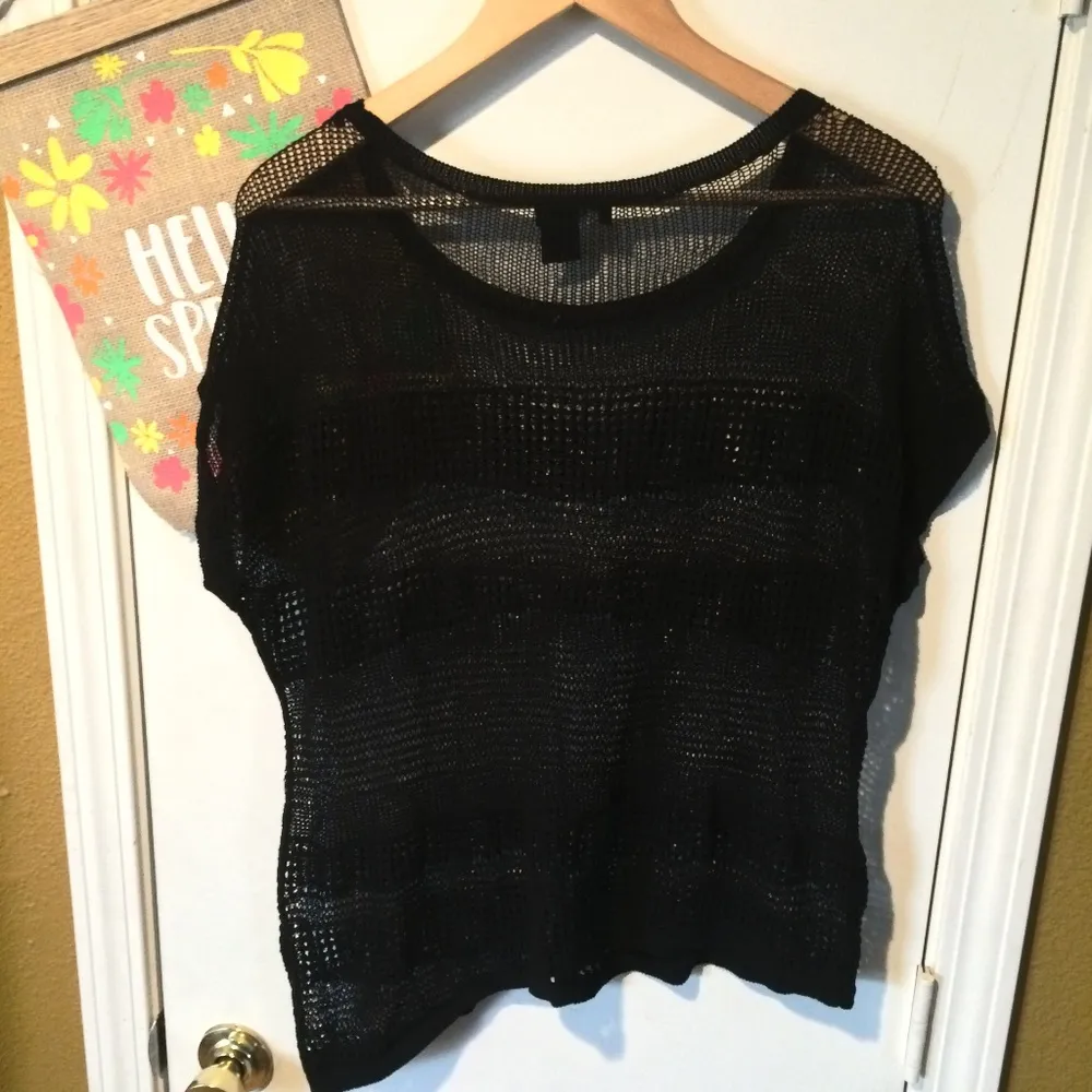 NEW * DKNY JEANS women's S short sleeve knit see through crop top NWD - Image 3