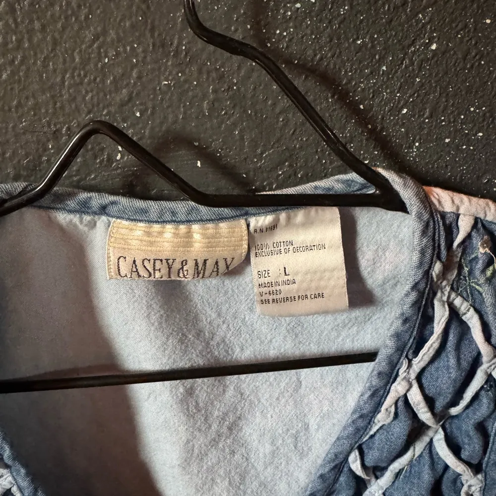 Blue Embroidered Flower Vest by Casey & Max Size L - Image 2