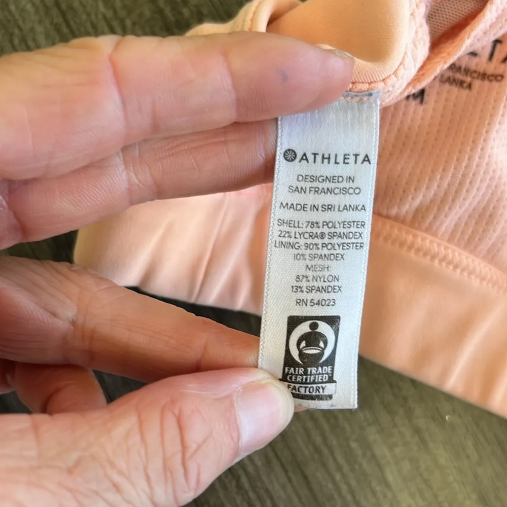 Athleta Pink racerback  Sports Bra size Medium - Image 5