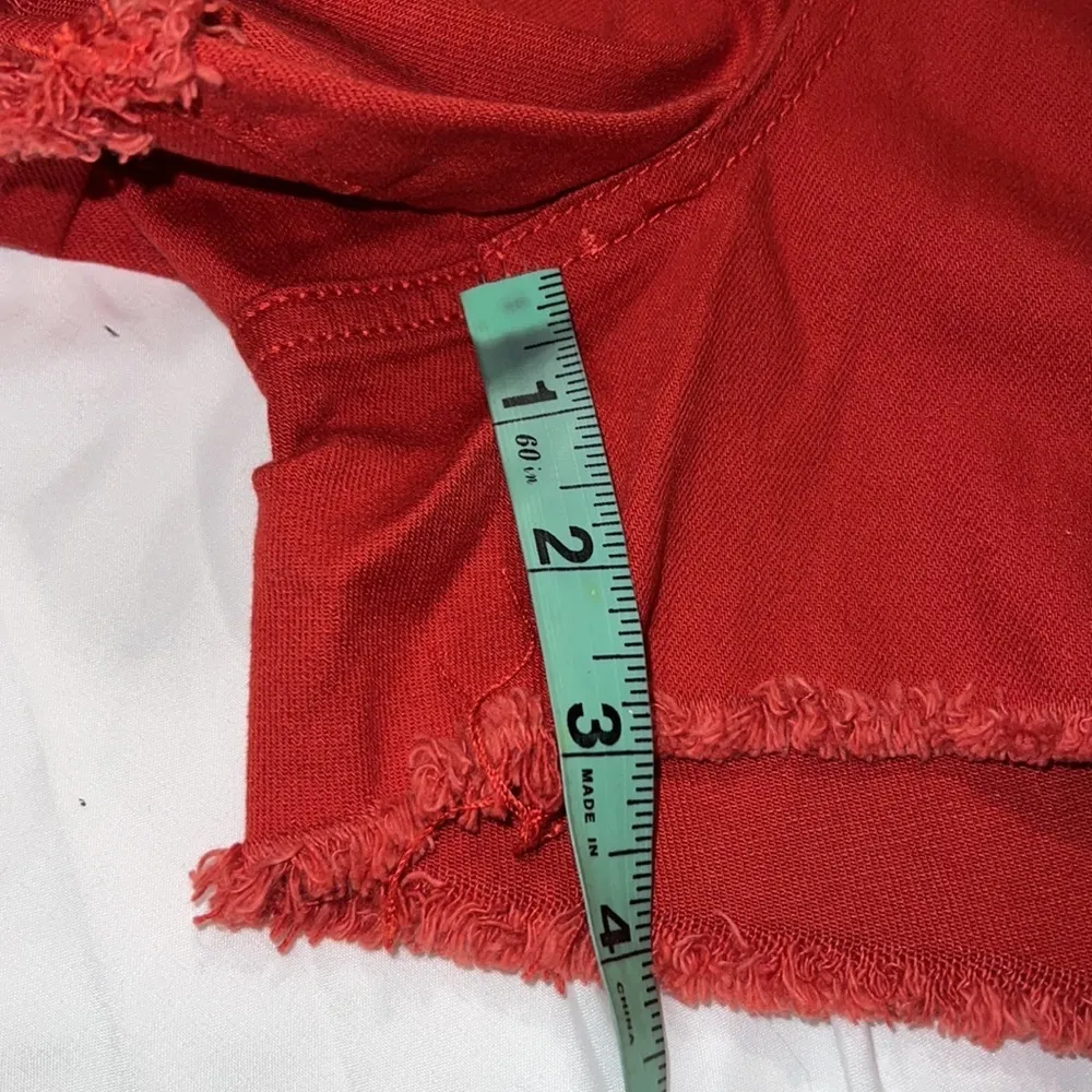 Old Navy size 12 regular shorts 3” dark salmon coral color flaw on 8th pic NWT - Image 4