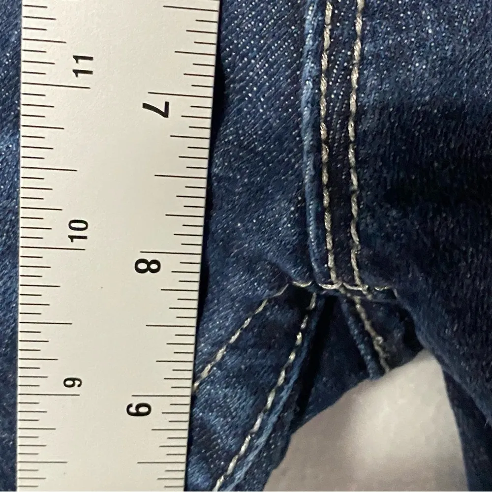 Miss Me Jeans Women 28W  Mid Rise Crop Distressed Jeweled Back Pocket ME8316VC - Image 5