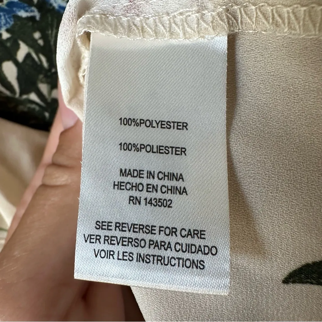 Finn & Grace Floral Print Ruffle Top V-Neck Tie Closure Bell Sleeves Classic Fit - Image 6