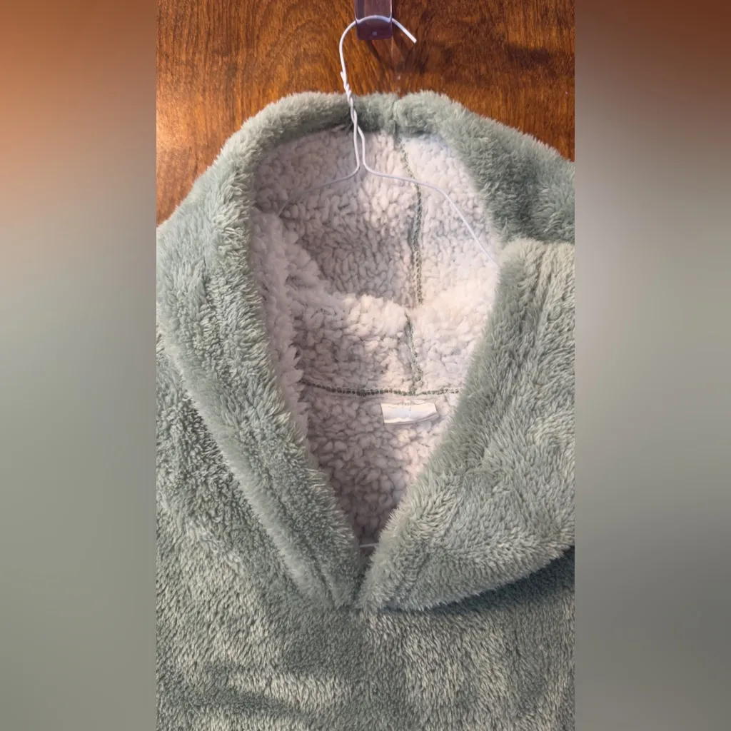Oversized Green and White Fleece hoodie Size 14 - Image 3