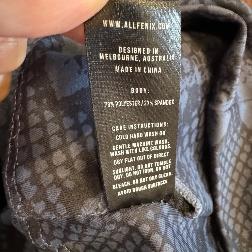 All Fenix Women's L Large Blue Gray Snake Print Long‎ Line Sports Bra Top - Image 8