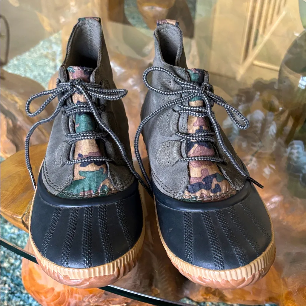 Sorel Out N About Camo Boots, Size 8.5 - Image 2