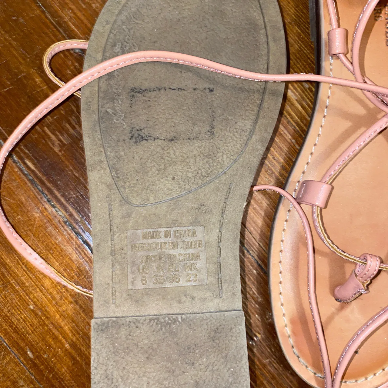 AE sandals With Pink Tie Ups  - Image 3