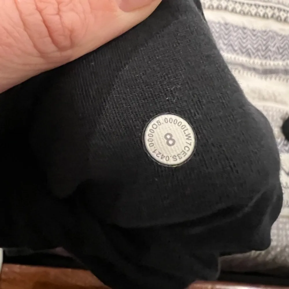 Lululemon Scuba‎ High-Rise Short 5” size 8 - Image 5