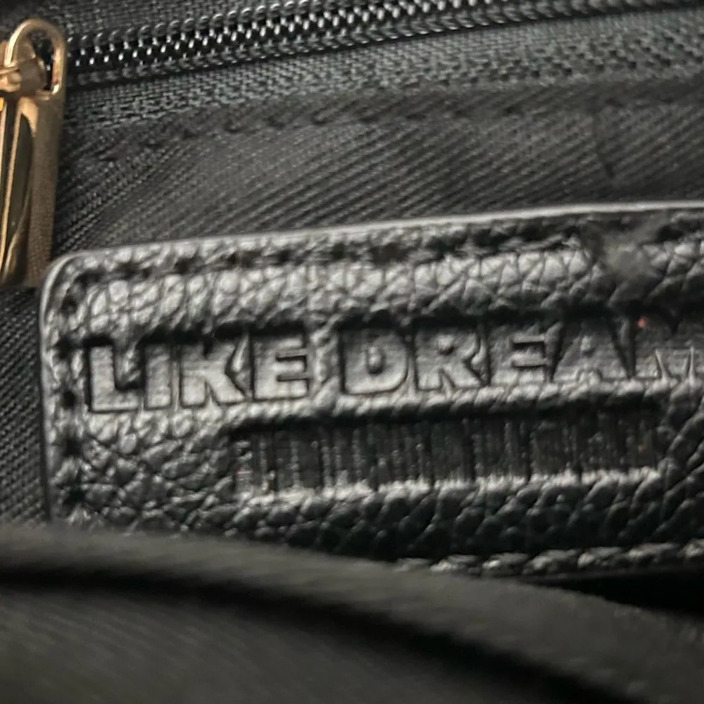 Like Dreams Stylish Black and White Satchel with Smooth Texture - Image 4