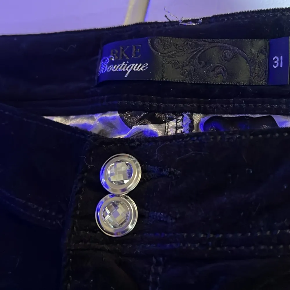 BKE boutique velvet pants size 31 - Image 4