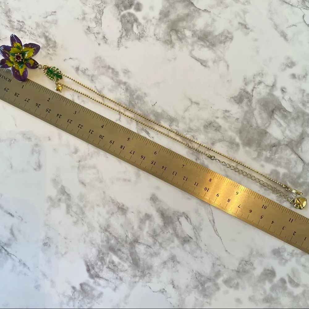 Betsey Johnson flower monstera leaf charm necklace - Image 3