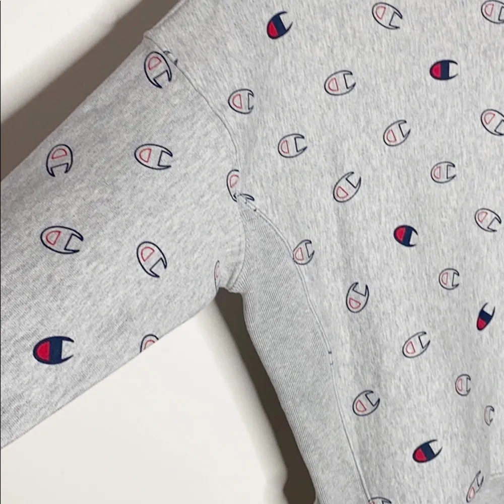 Champion Reverse weave scattered logo sweatshirt size XS - Image 5