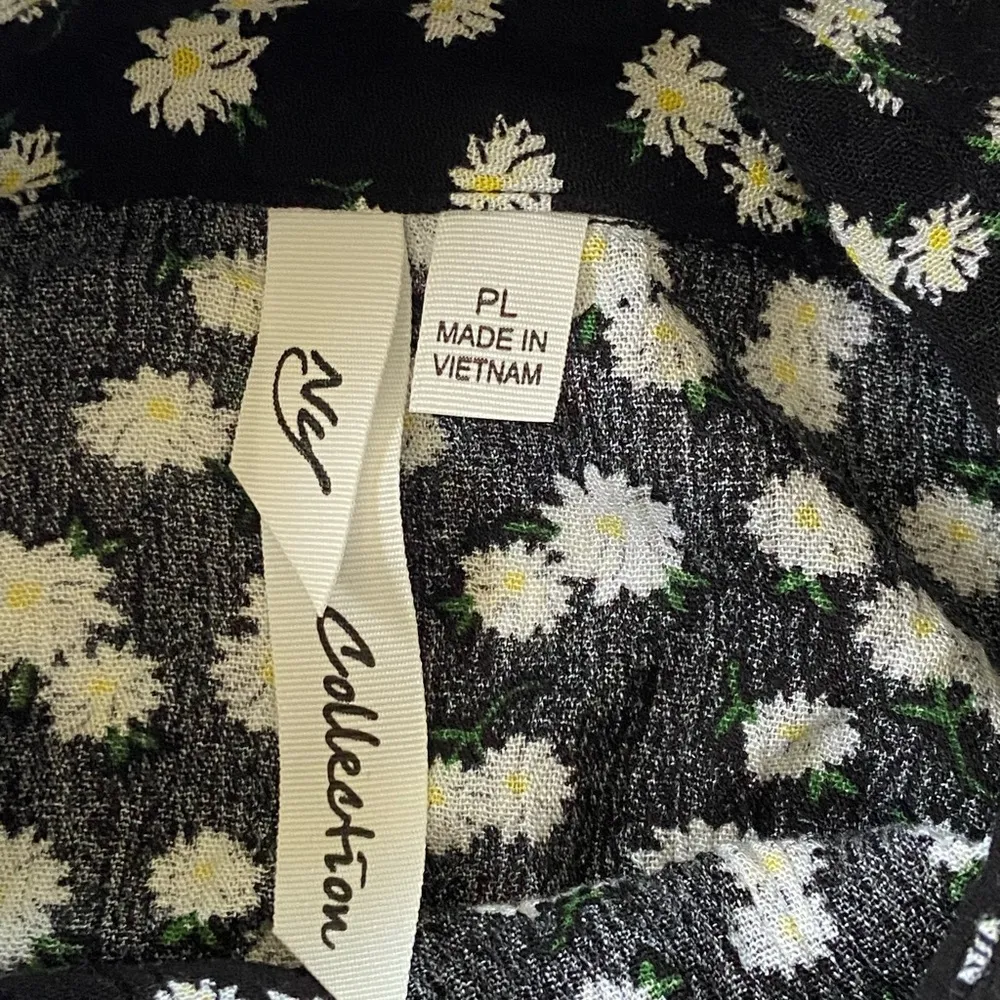 NY Collection Floral Tiered Maxi Dress Black with White and Yellow Daisy Print - Image 4