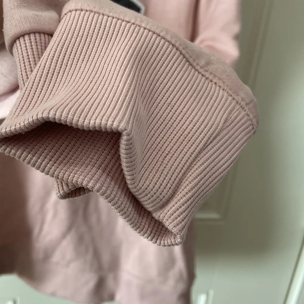 Under armor hoodie size medium - Image 4