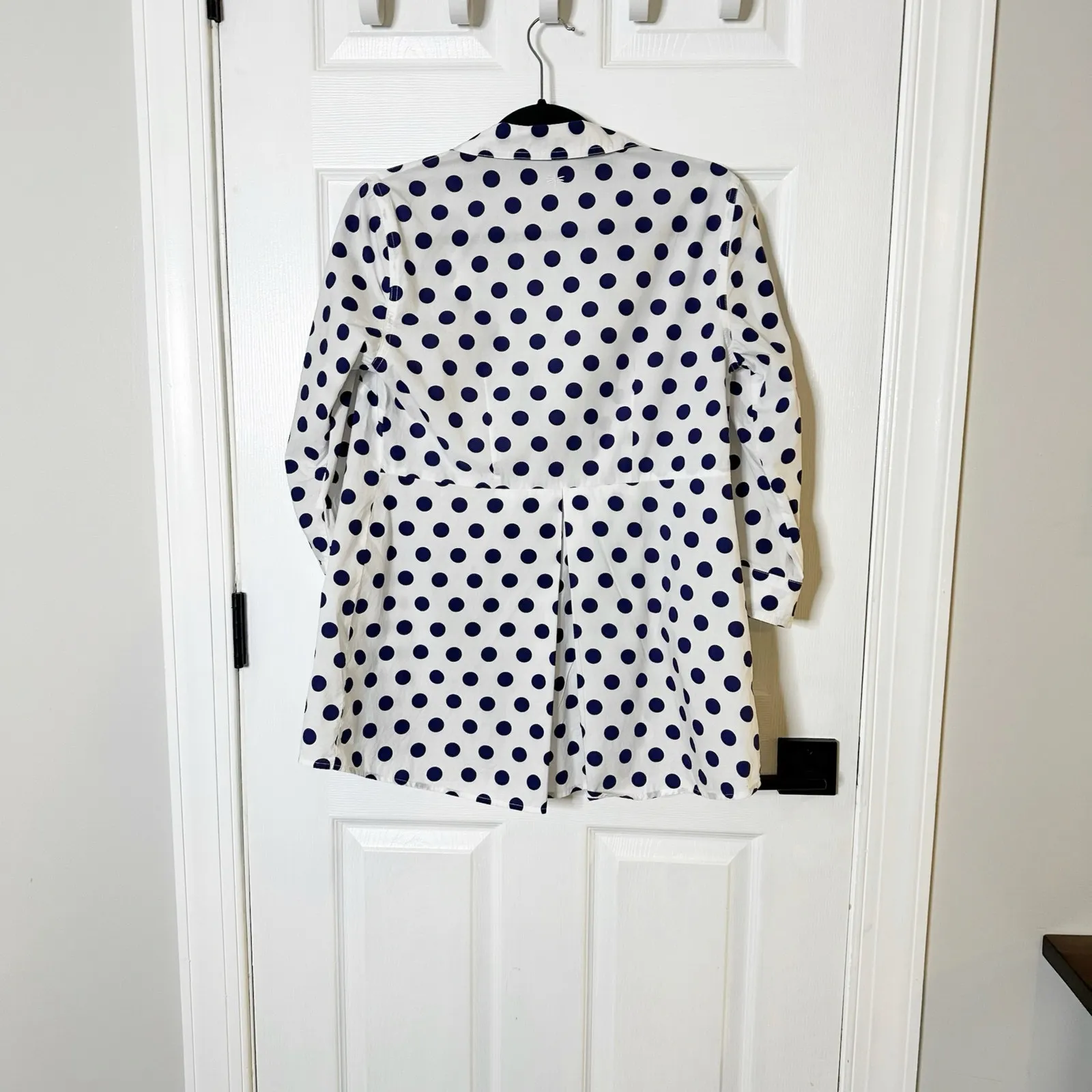 Tyler Boe Polka Dot Button Front‎ Top Womens Size 4 White - Image 3