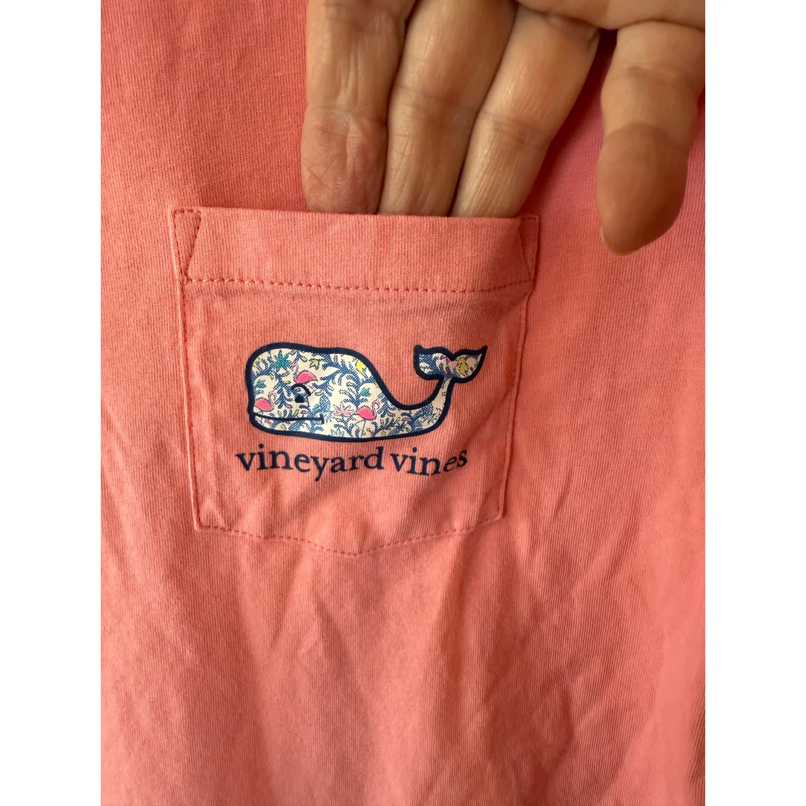 Vineyard Vines T-Shirt Womens Small Coral Pink Whale Graphic Pocket 100% Cotton - Image 3