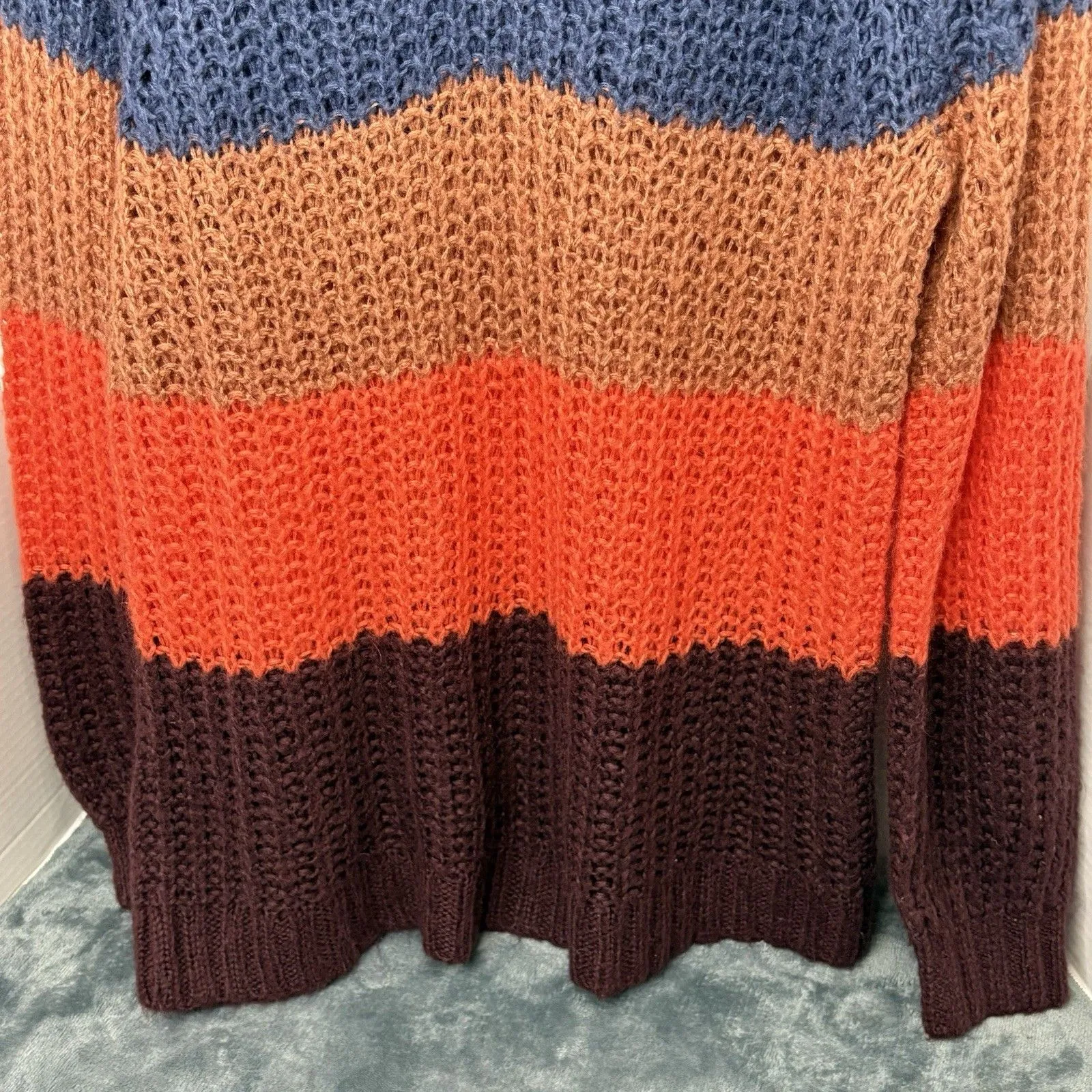 Women’s American Eagle Striped Open Weave V-Neck Sweater Medium Retro - Image 4