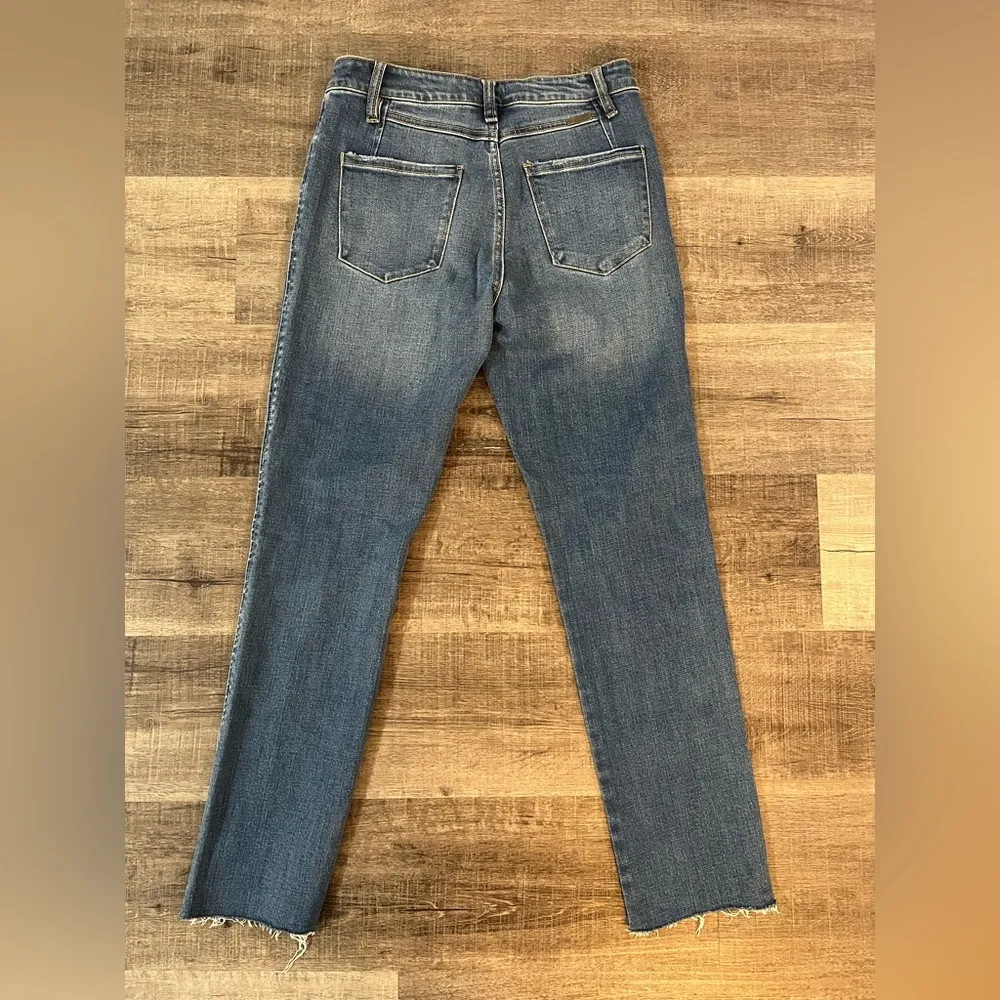 KANCAN Nava High Rise Straight Slim Leg Jeans in medium wash Blue Size 27 - Image 4